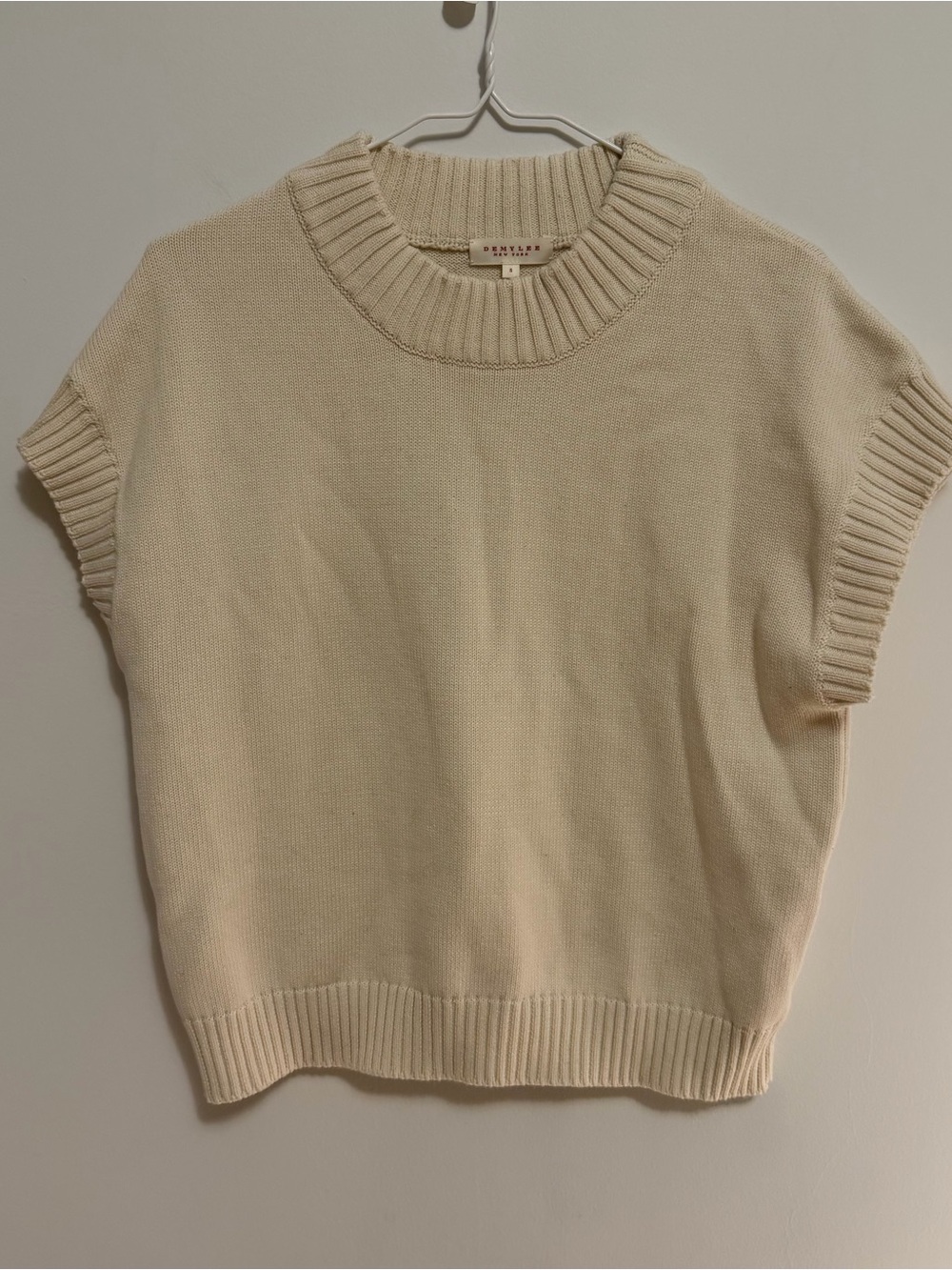 Demylee New York Molly Top Sleeveless Knit Pullover Sweater Vest in Cream